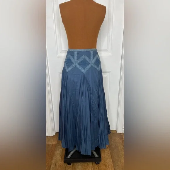 Elegant Blue Maxi Skirt - Picture 5 of 9
